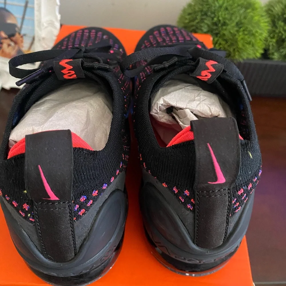 Nike Women's Black Pink Blue Vapormax Knit Sneakers - Picture 3 of 5